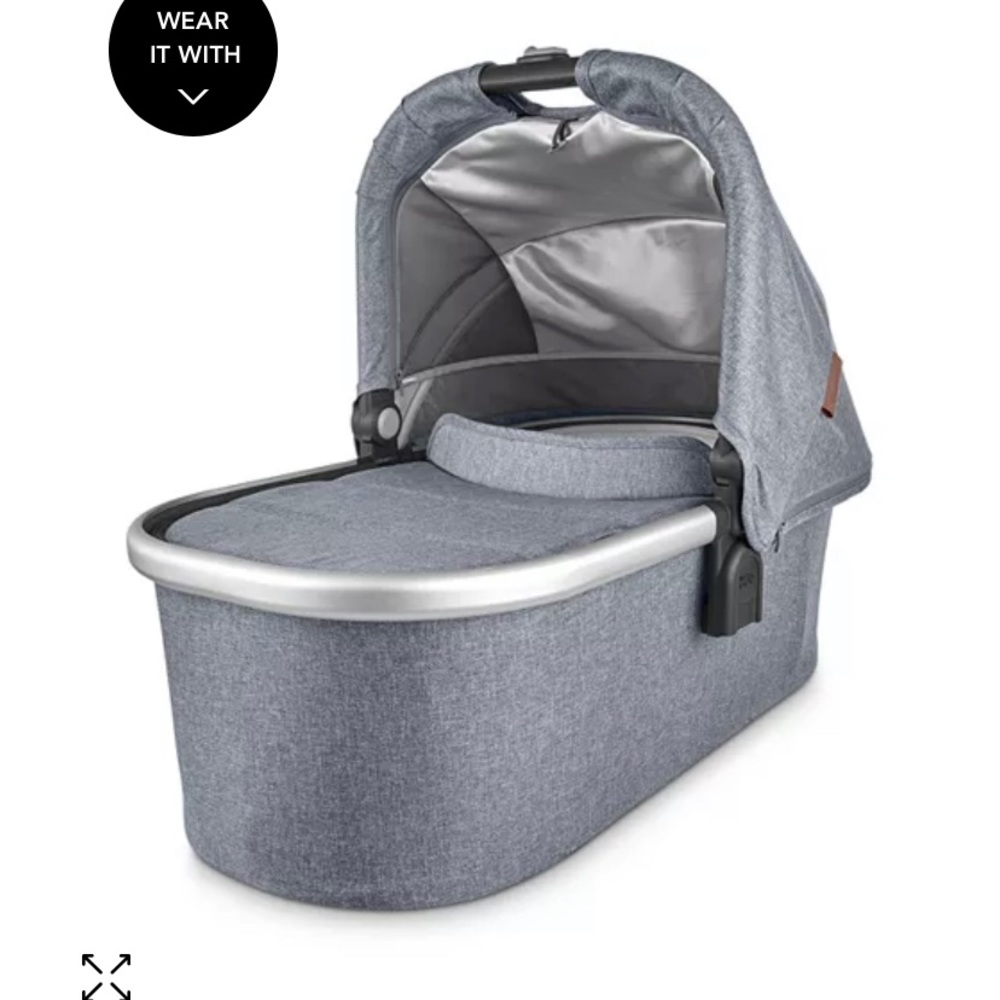 Uppababy Bassinet - barely used and in great condition.